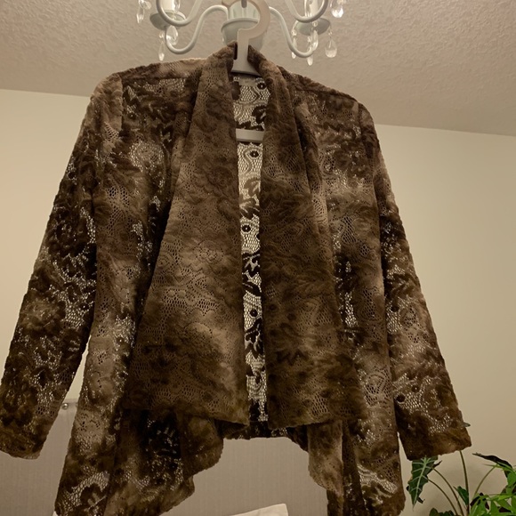 BIANCA NYGARD ombré  lace top 
floral motif or can be worn closed like a Wrap - Picture 3 of 10